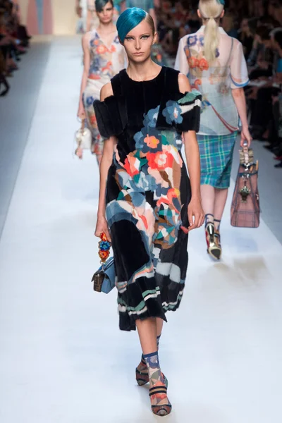 Look 37